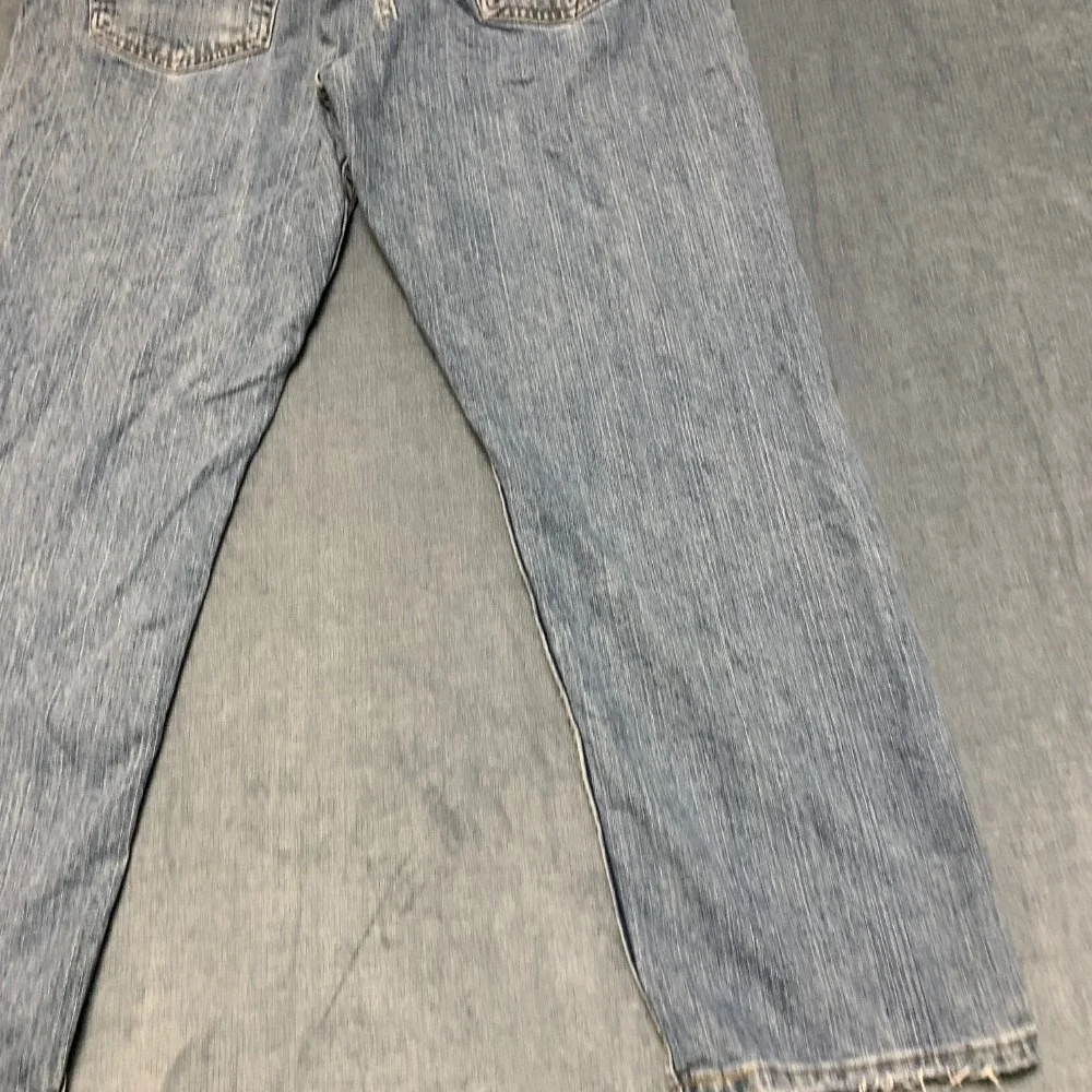 Wrangler Jeans Mens 34x29 Blue Denim Cotton Medium Wash Distressed Relaxed Fit